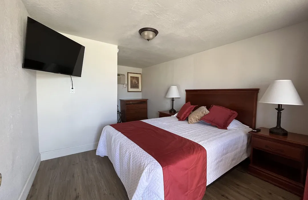 Arizona 9 Motor Hotel-1