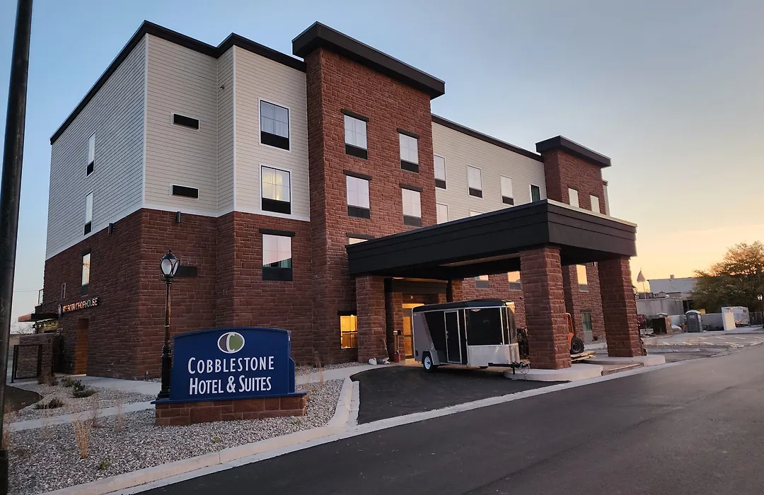 Cobblestone Hotel & Suites - De Pere Green Bay-1