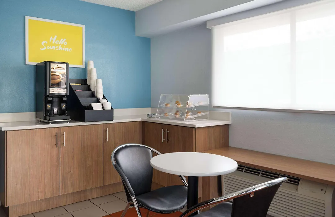 Days Inn By Wyndham Columbus Worthington-1