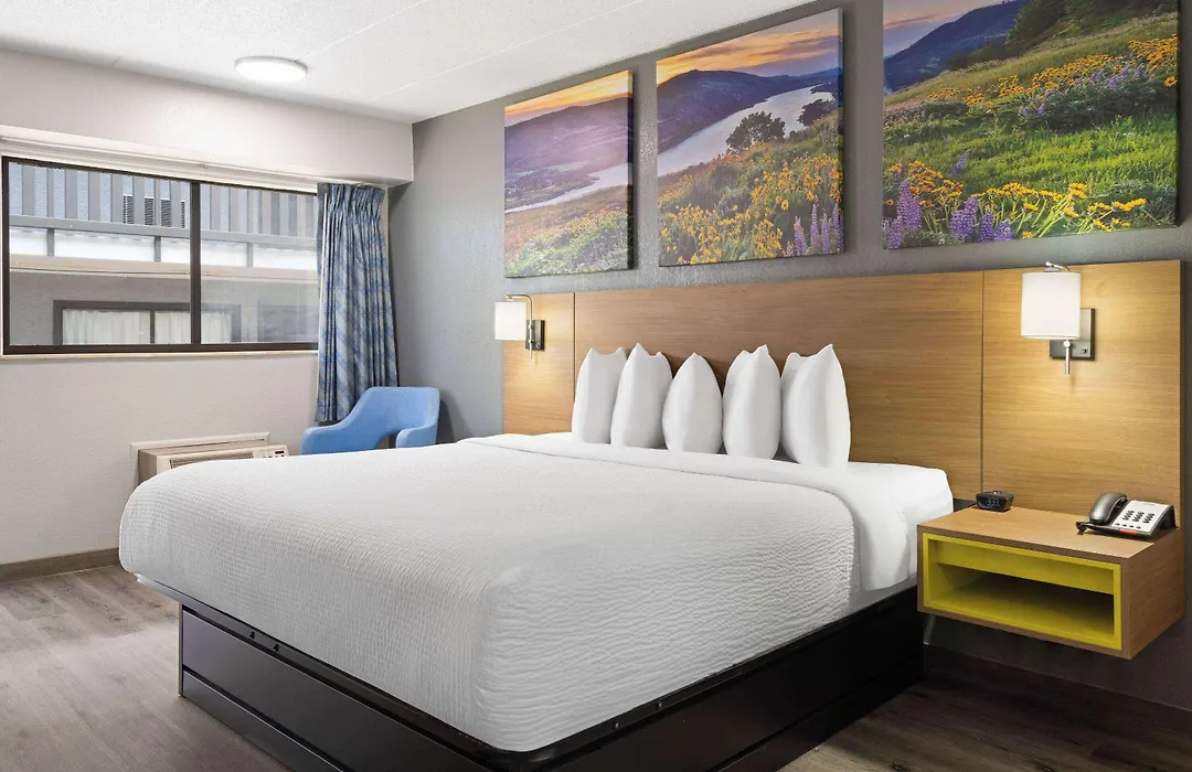 Days Inn By Wyndham Columbus Worthington-1