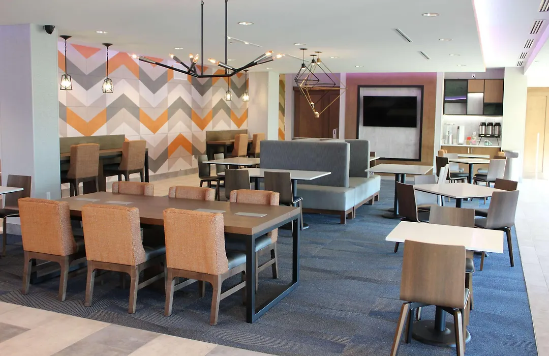 La Quinta Inn & Suites By Wyndham Bardstown-1