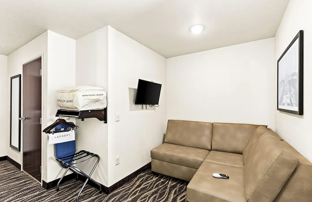 Cobblestone Hotel & Suites International Falls-1
