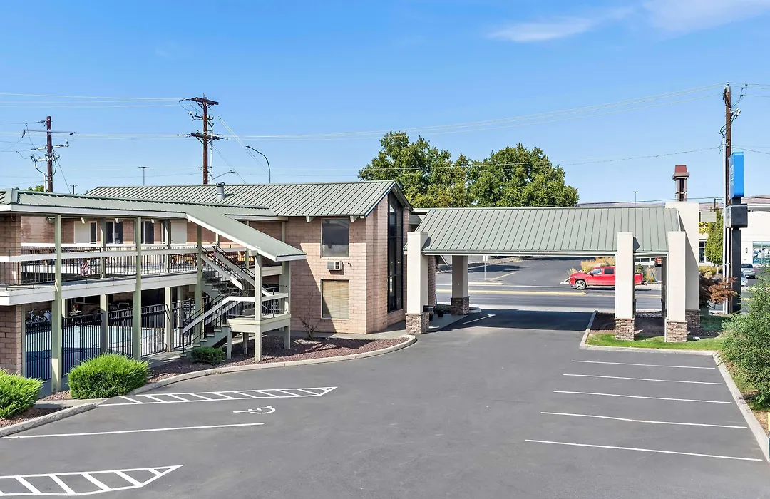 Americas Best Value Inn Yakima-1