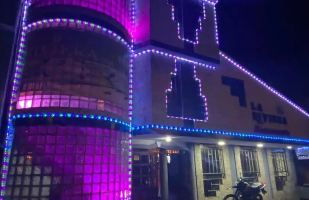 Club La Riviera-1