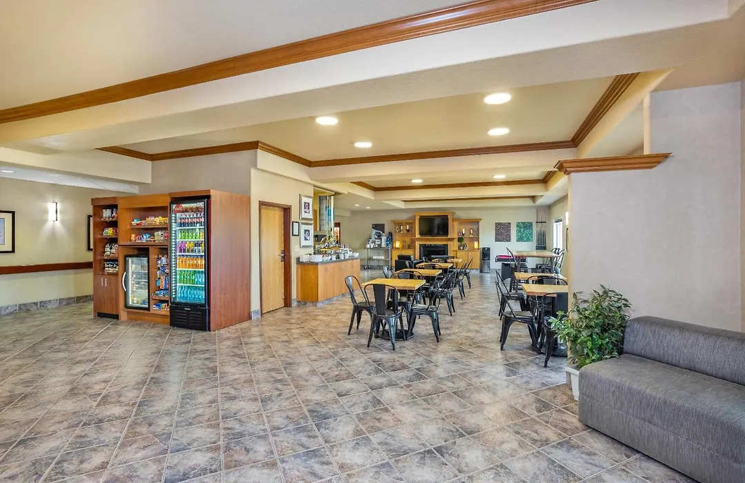 Clarion Pointe-1