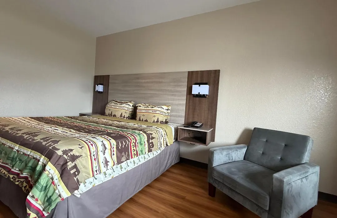 Booneslick Lodge - Neosho-1