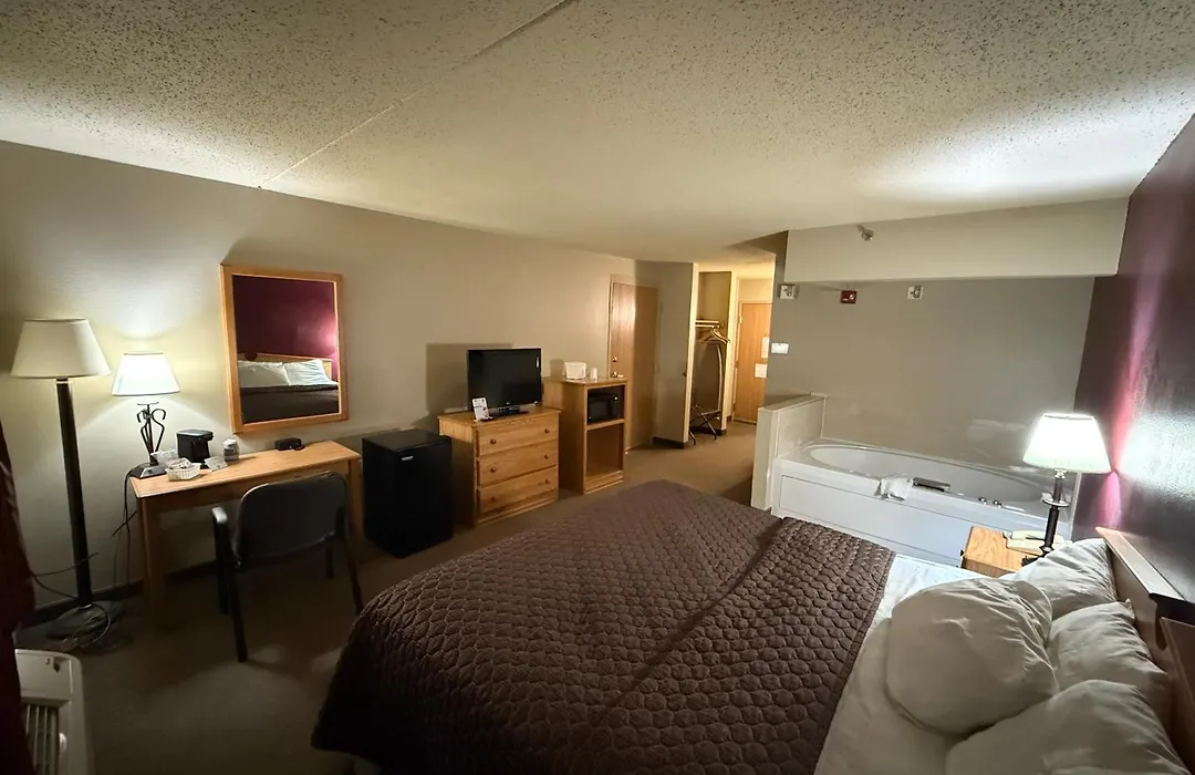 Rodeway Inn Hesston-1