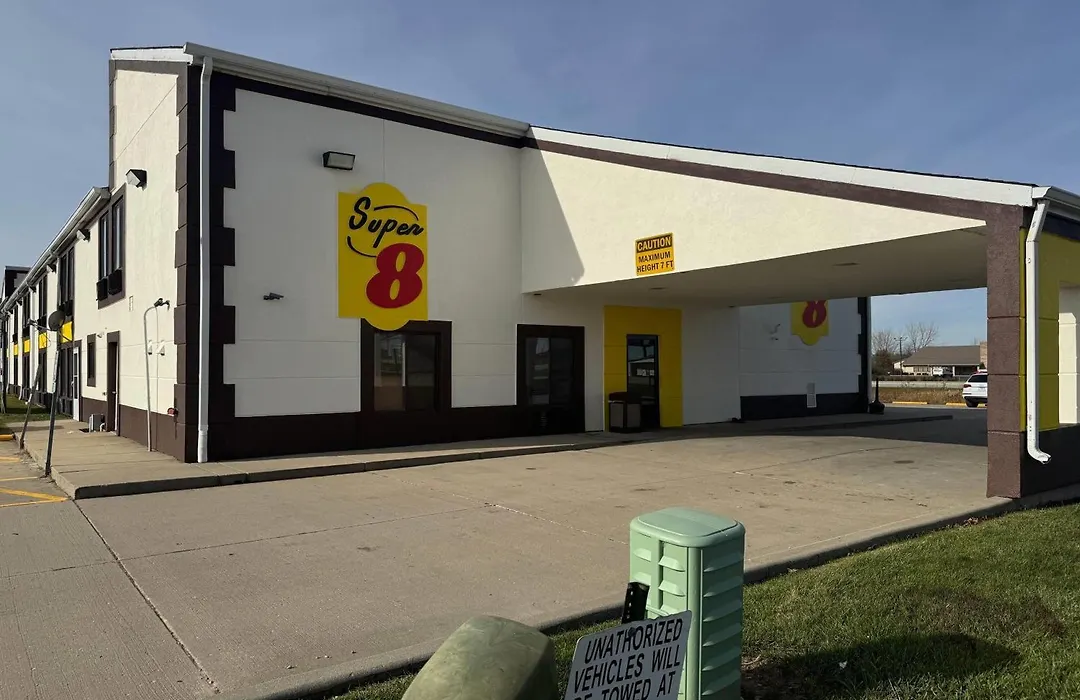 Super 8 By Wyndham Lincoln-1