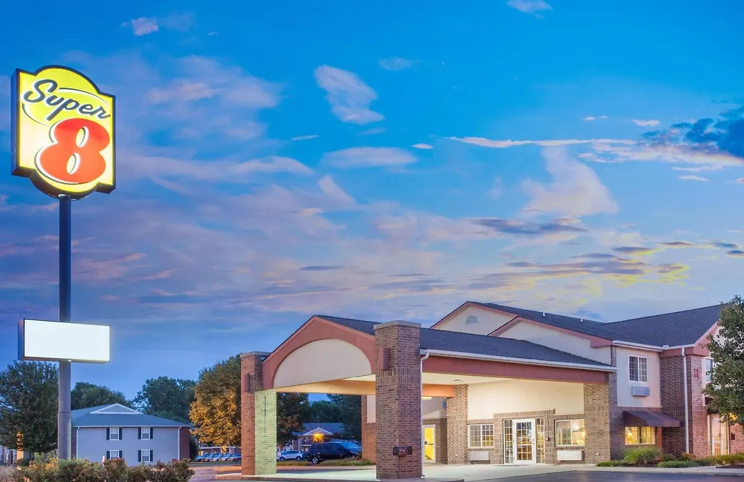 Super 8 By Wyndham Carthage-1