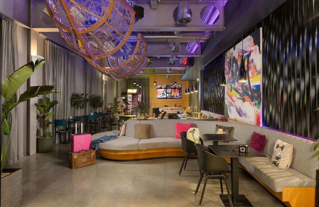 Moxy London Excel-1