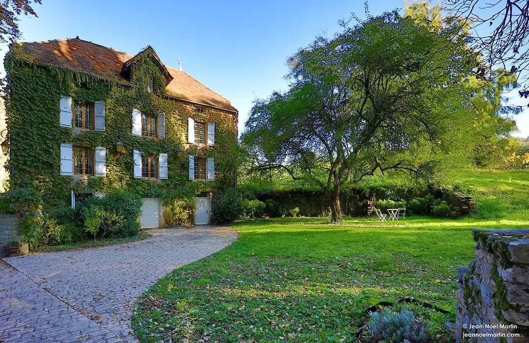 Le Domaine de Moroges-1