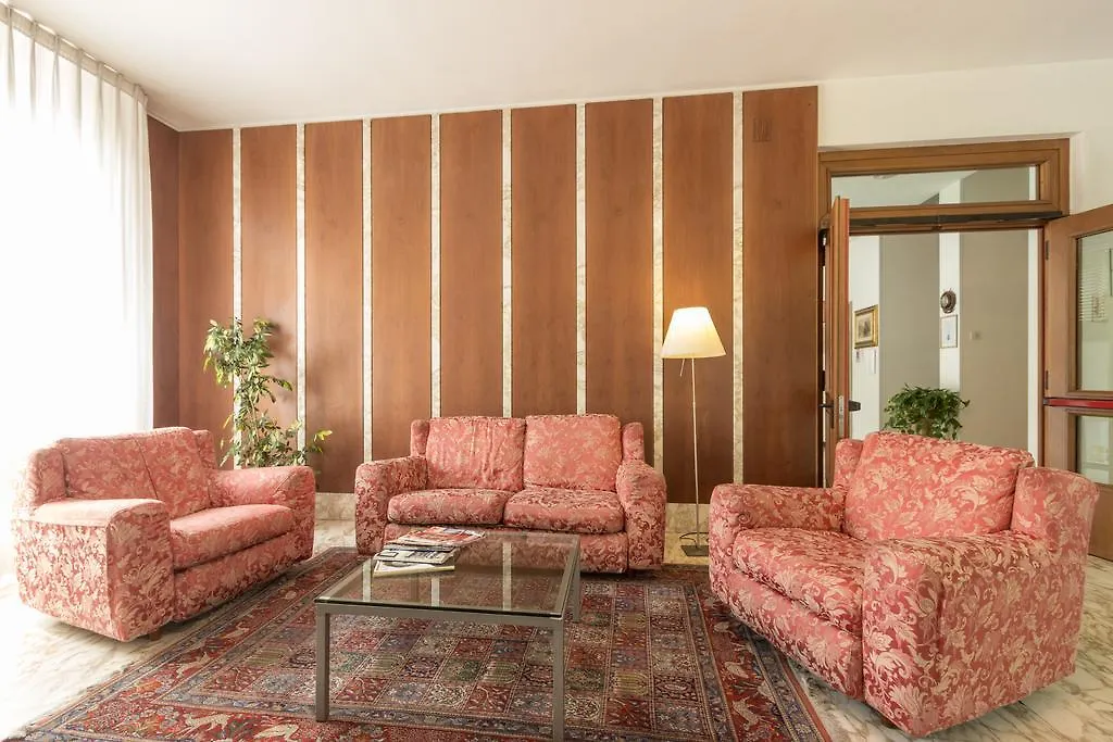Hotel Roma-1
