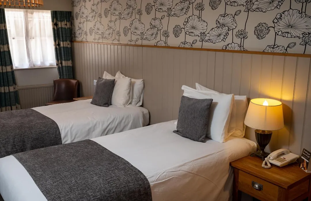 Cedars Inn By Greene King Inns-1