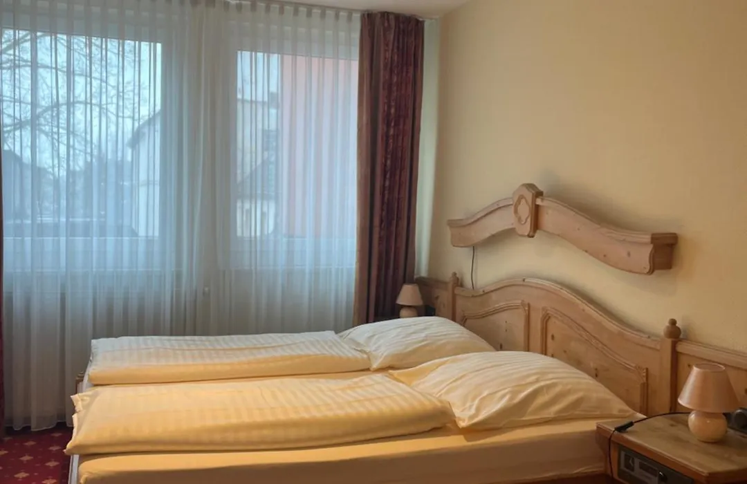 Hotel Kronprinz Garni-1