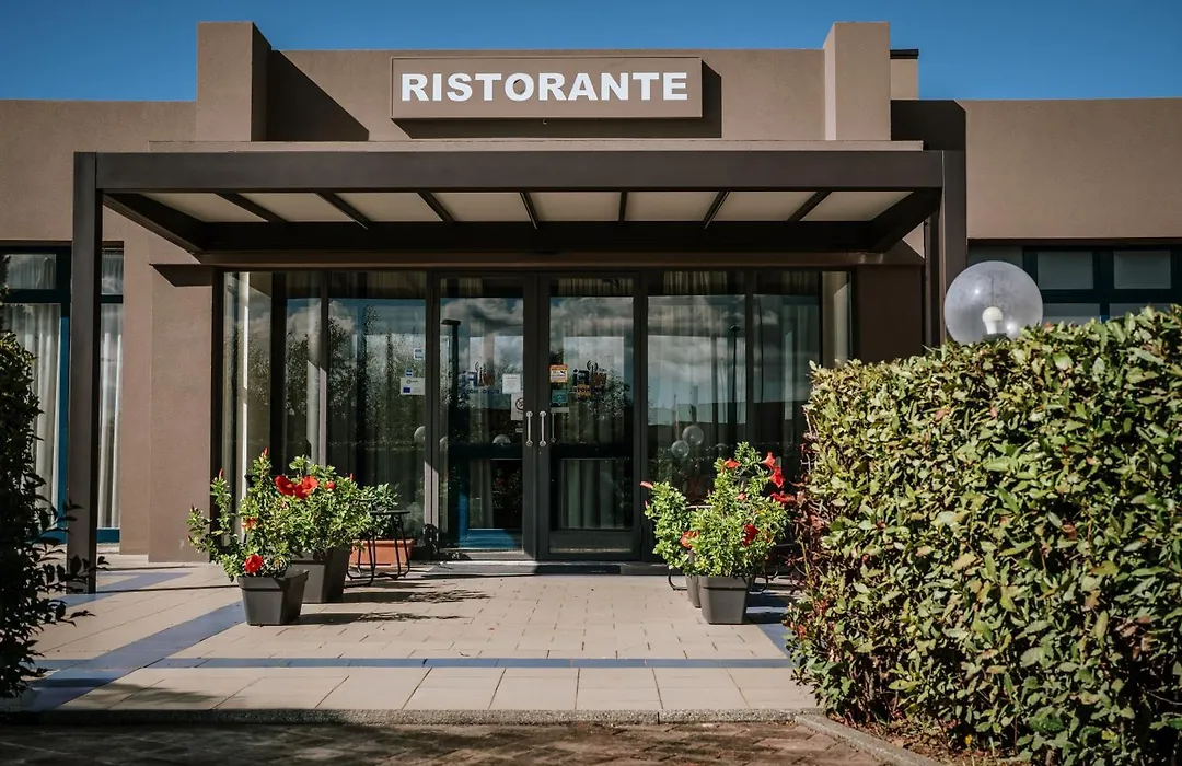 Euro Hotel-1