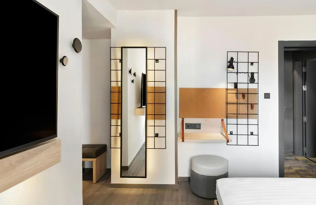 Moxy Barcelona-1