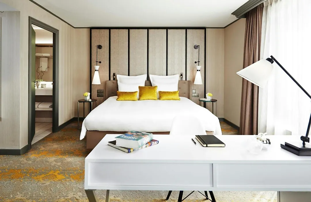 Renaissance Paris La Defense Hotel-1