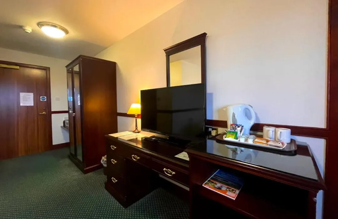 The Weigh Inn Hotel & Lodges-1