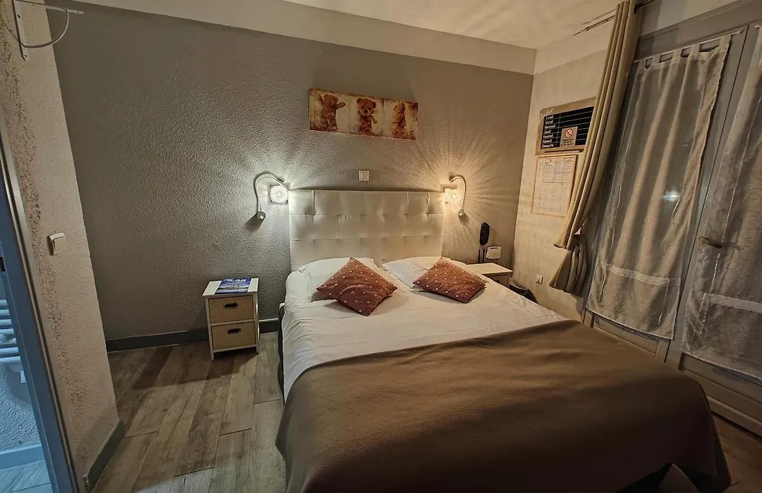 Auberge Des Pins-1