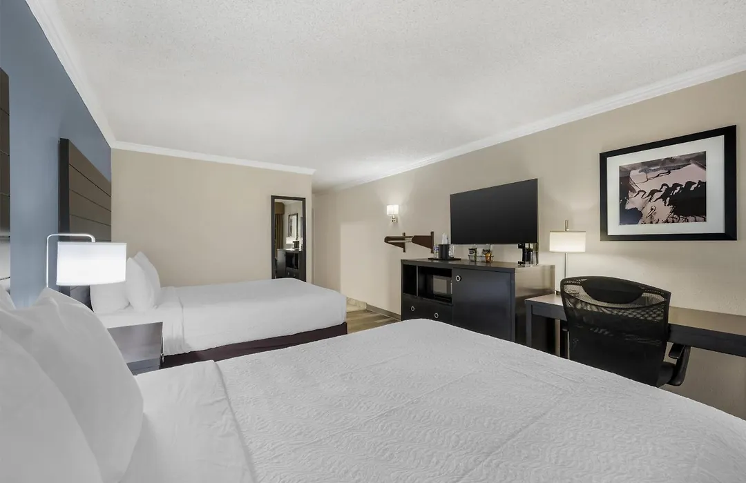 Best Western Airport Albuquerque Innsuites Hotel & Suites-1