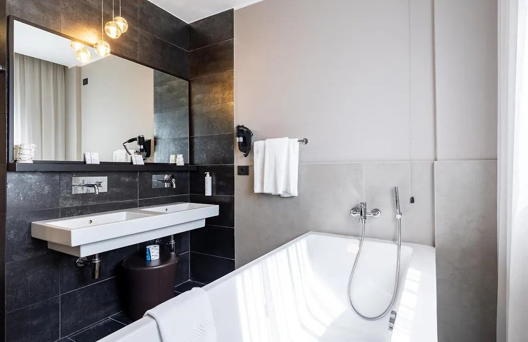 H2C Hotel Milanofiori-1