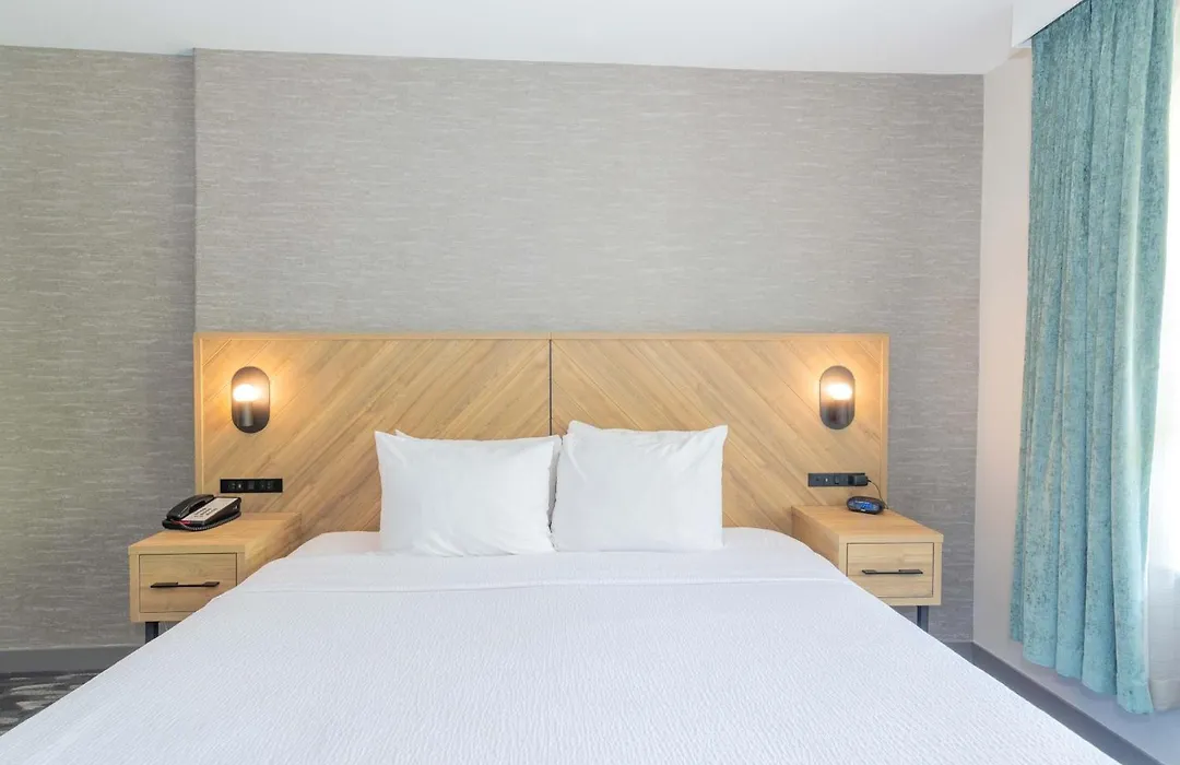 Sandman Signature Surrey-Guildford Suites-1