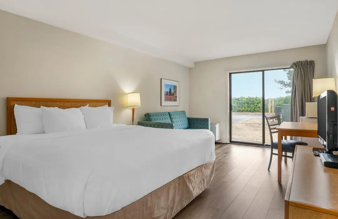 Rodeway Inn-1