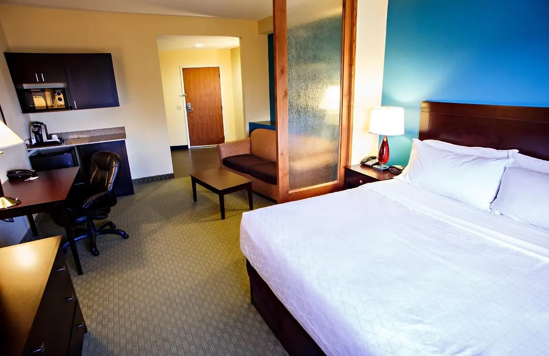 Holiday Inn Express & Suites Harrisburg West-1