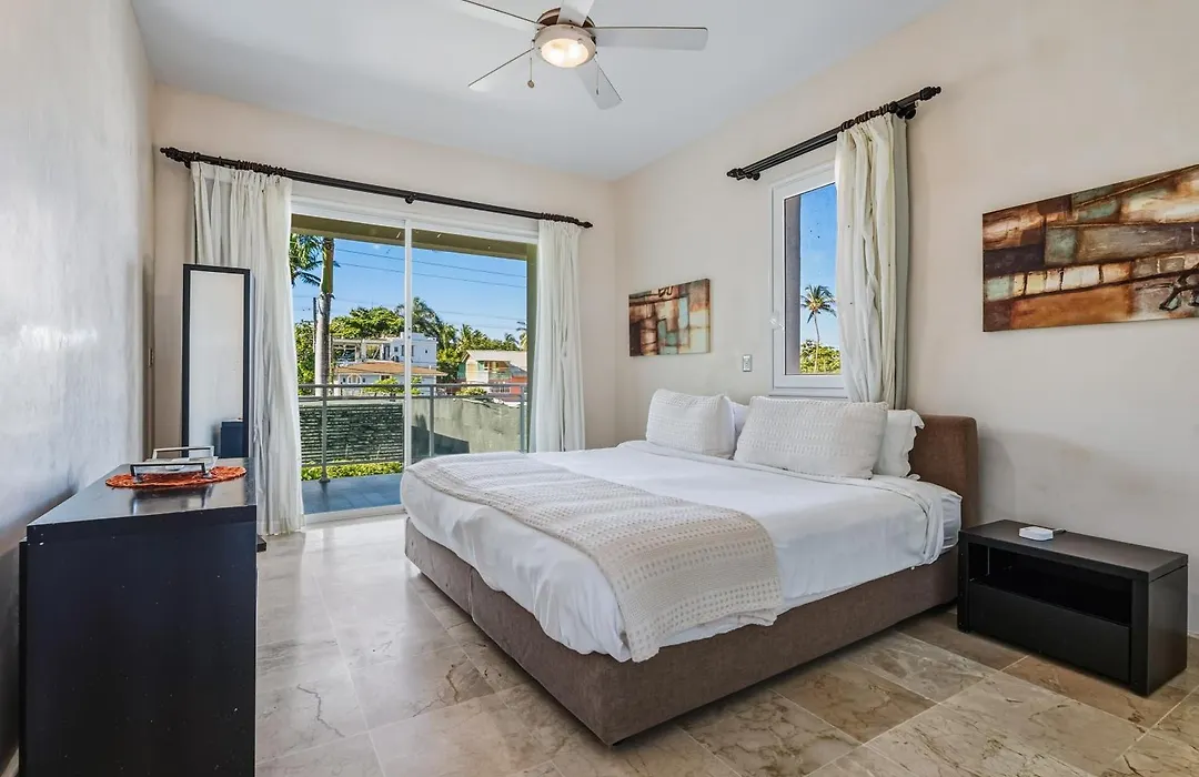 Watermark Luxury Oceanfront Residences-1
