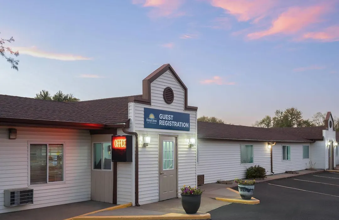 Days Inn By Wyndham Jamestown-1