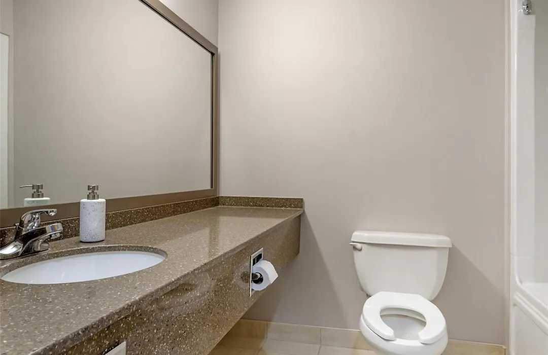 Best Western Plus Woodstock Hotel Conference Centre-1