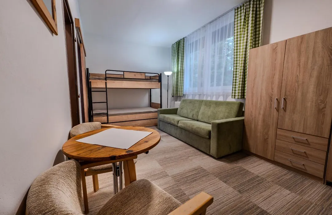 Hotel FIS-1
