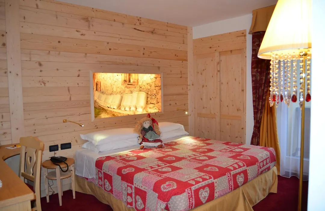 Hotel Ladina-1