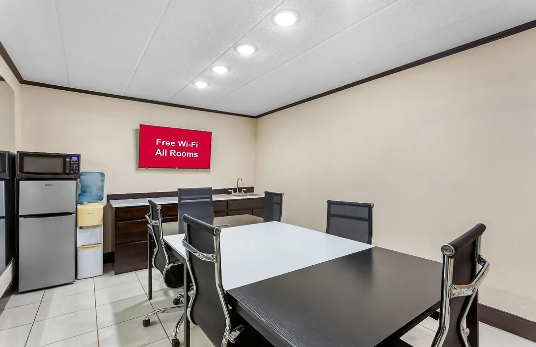 Red Roof Inn Plus Chicago - Hoffman Estates-1