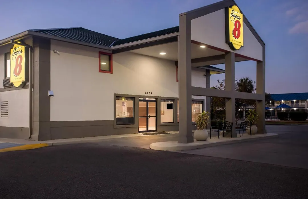 Super 8 By Wyndham Valdosta Ga I-75-1
