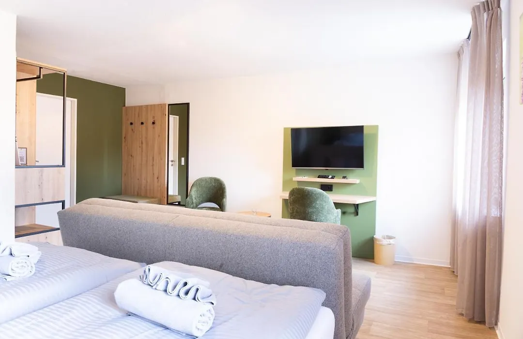 Land-gut-Hotel Waldesruh-1