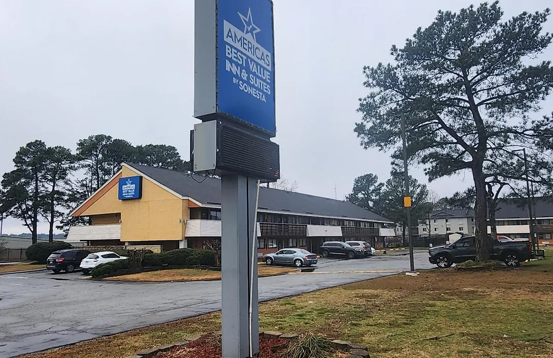 Americas Best Value Inn And Suites Little Rock-1
