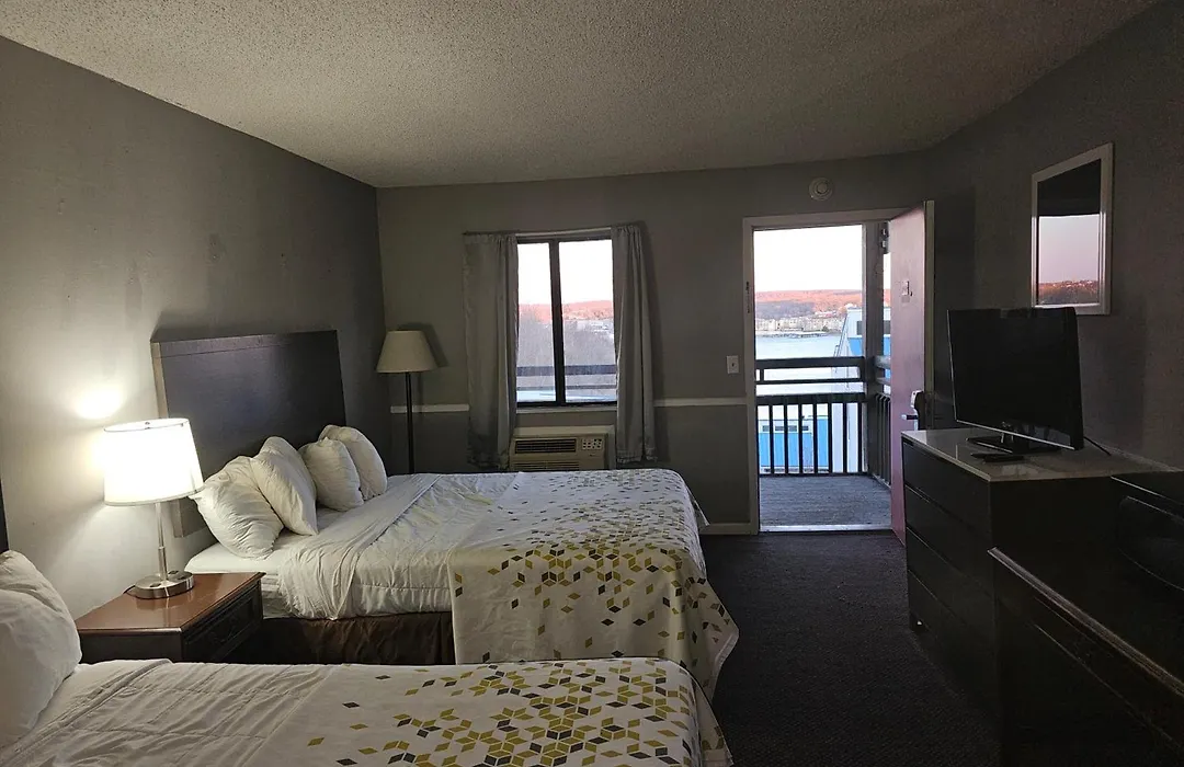 Hawk'S Nest Lodge-1