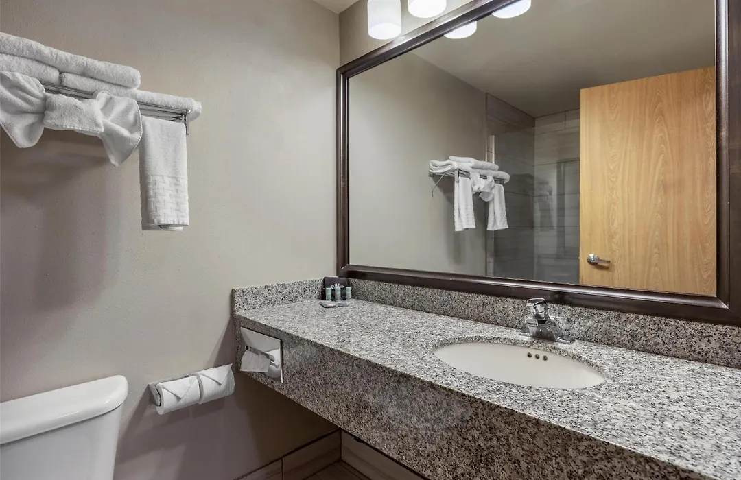 Best Western Sawtooth Inn And Suites-1