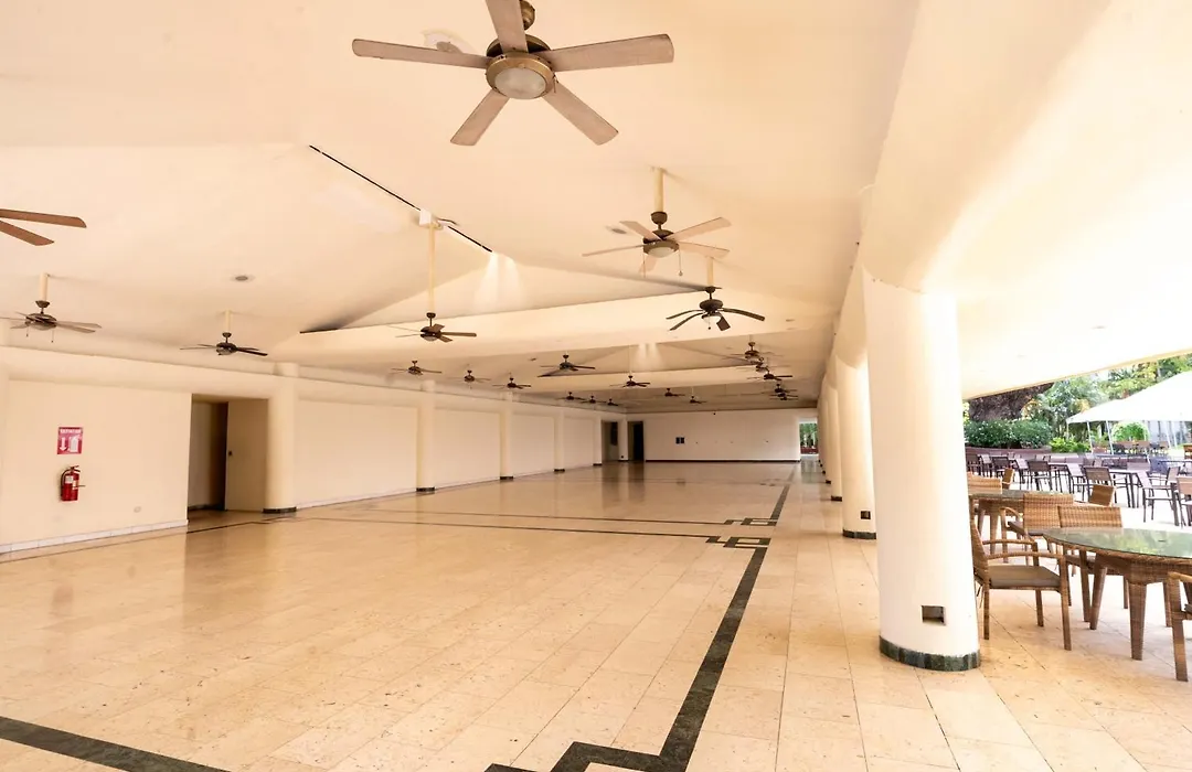 Best Western Las Mercedes Airport-1
