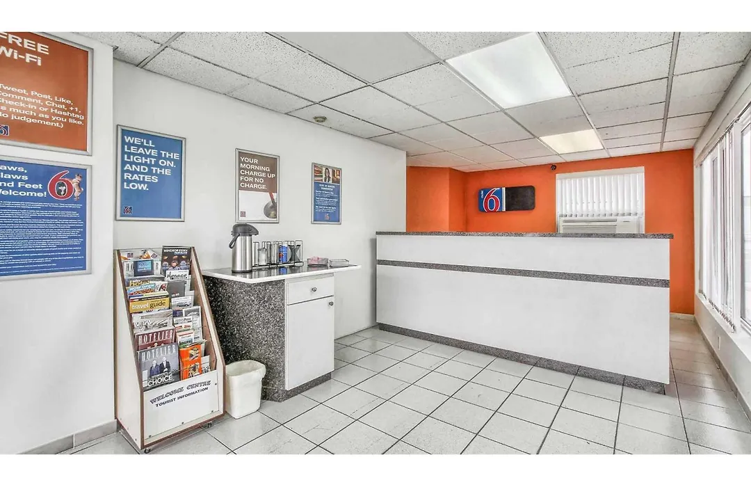 Motel 6-Windsor, On-1