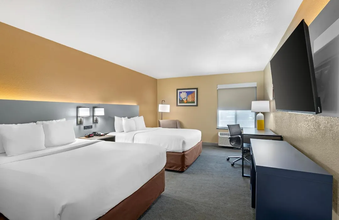 Comfort Inn & Suites Kansas City - Northeast-1