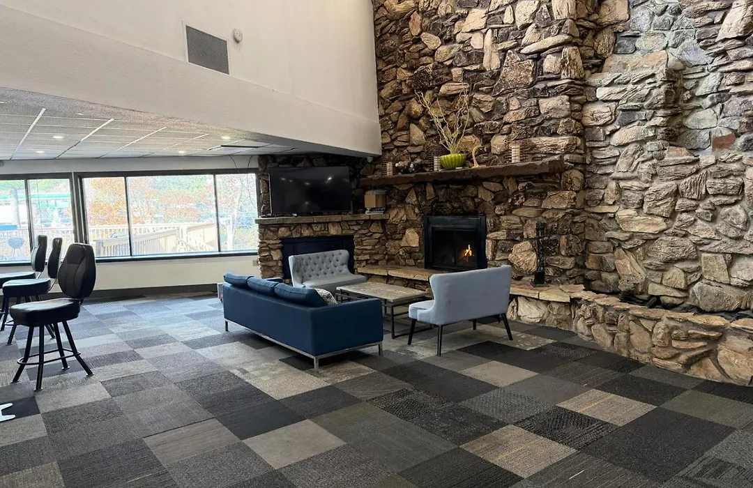 Ramada By Wyndham Stevens Point-1