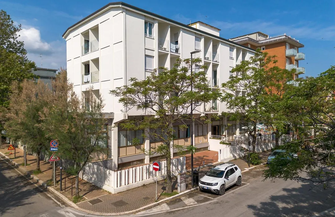 Amadei Hotel Promenade-1