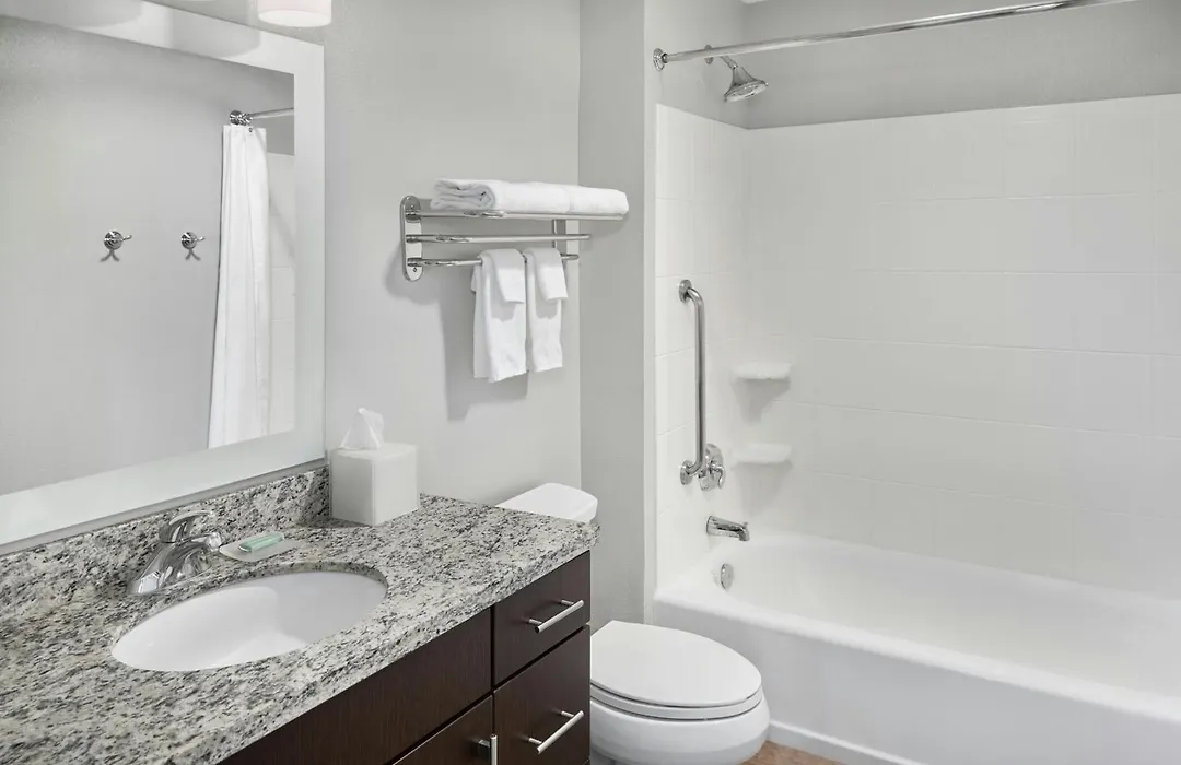 Towneplace Suites By Marriott Lawrence Downtown-1