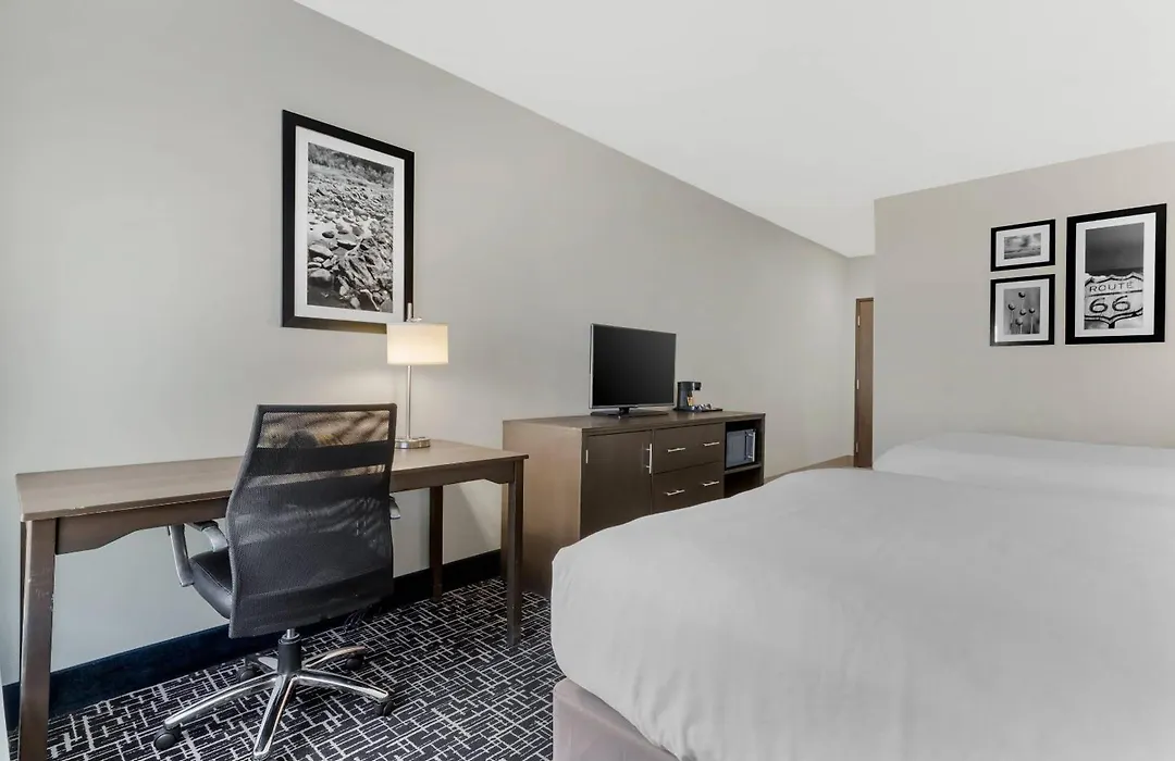 Comfort Inn & Suites-1