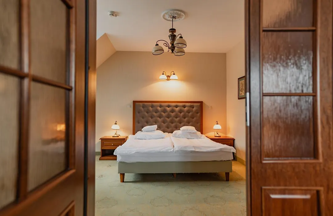 Hotel Palac Poledno-1