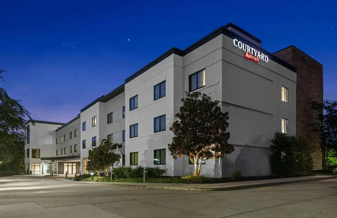 Courtyard By Marriott Oxford-1
