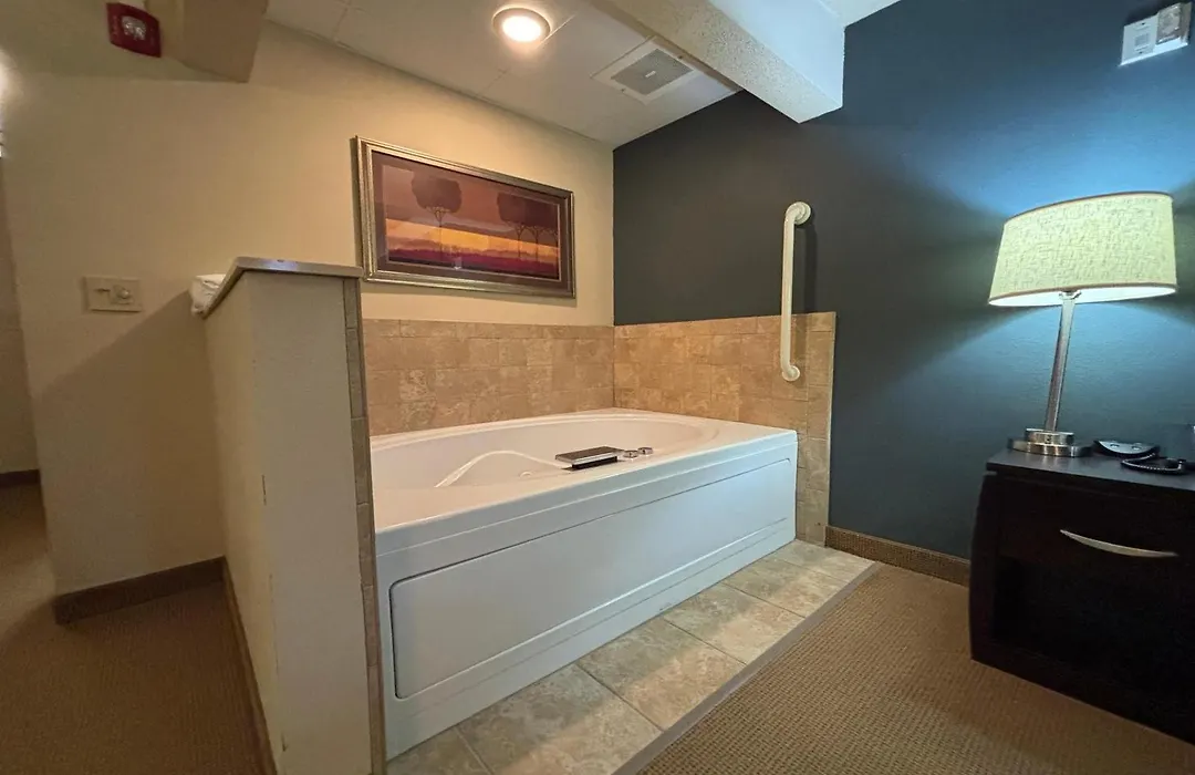 Americinn By Wyndham Monmouth-1