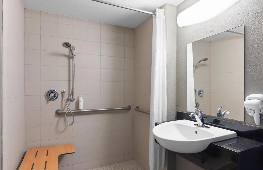 Days Inn By Wyndham Charleston Wv-1